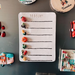 Handgefertigte Keramik To Do Liste – Obst Relief Magnetischer Kühlschrank Planer, glasierter Organizer