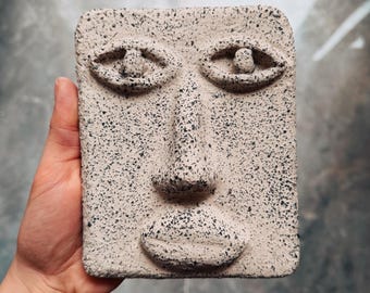 Handmade Stoneware Face Mask, Unglazed Textured Clay Wall Art (10x15 cm)