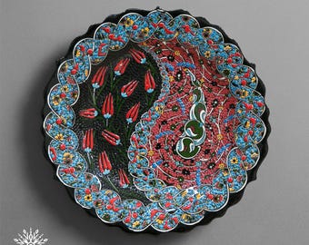 黒トルコ陶器プレート、12インチ手描きチューリップイズニックウォールプレート、赤とターコイズの花のアート