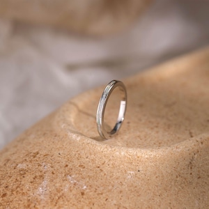 Dainty Opal Inlay Ring,Silver Plated Opal Flake Band Jewelry,Minimalist Opal,Birthday Gift for Women,Anniversary Ring,Bridesmaid Gift