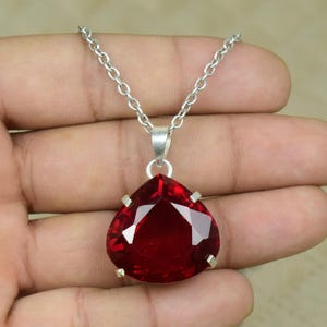 Collar con colgante de rubí natural - Joyería de plata de ley - Regalo clásico con piedra de nacimiento - Dije de piedra preciosa de corazón rojo intenso - Hecho a mano por royalgems01