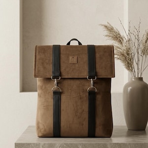 Handmade camel laptop backpack | Unisex handmade backpack | Work and travel backpack | Backpack handmade in Spain