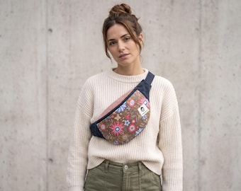 Handgemaakte corduroy heuptas met bohemian bloemen | Uniek handgemaakt | Corduroy heuptas met bloemen | Boho heuptas | Unieke handgemaakte heuptas