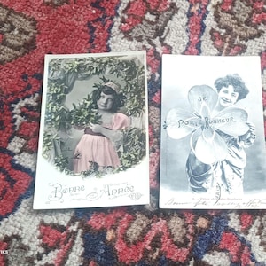 Lot de 2 Cartes postales françaises anciennes, envoyée début 1900 (1903 et 1907), de France, thème Bonne année et porte bonheur.
