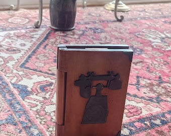 Vintage Französisches Telefonregister aus Holz: Gusseisendekor, Bürodekor der 1960er Jahre