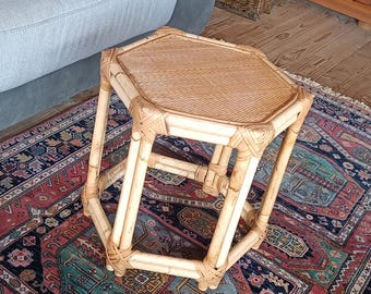 Vintage Rattan Bambus Akzenttisch, sechseckiger Beistelltisch, Frankreich