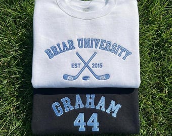 Felpa ricamata Briar University, girocollo Graham 44, merchandising Off Campus Series a tema libri, pullover Hockey Romance, regalo per amanti dei libri