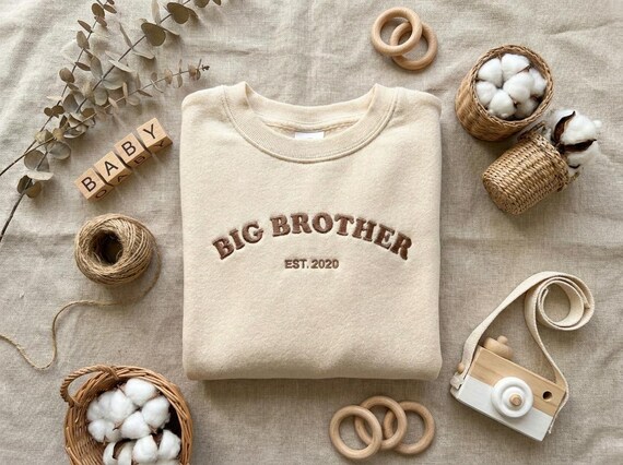 Personalized Big Brother Sweatshirt, Custom Est Year Kids Crewneck, Embroidered Sibling Shirt,Big Brother Gift,Pregnancy Announcement Outfit