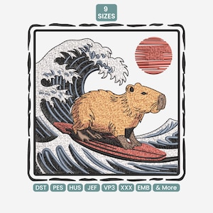 Puede incluir: Un diseño bordado que muestra un carpincho surfeando una ola, con un sol rojo en el fondo. El diseño está enmarcado en un cuadrado negro con el texto "9 SIZES" en la parte superior. Formatos de archivo de bordado abajo.