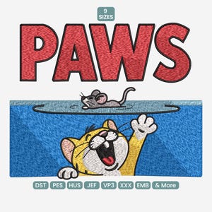 Puede incluir: Un diseño bordado con la palabra "PAWS" en rojo, con un contorno negro. Debajo, un gato de dibujos animados amarillo y blanco se estira desde el agua azul, mientras un ratón gris nada arriba. El diseño incluye "9 TAMAÑOS" y varios formatos de archivo.