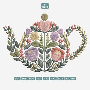 Könnte beinhalten: Gesticktes florales Teekannen-Design in Rosa-, Lila-, Gelb- und Grüntönen. Das Design umfasst Blätter, Blumen und den Text "9 SIZES". Unter der Teekanne stehen die Abkürzungen "DST PES HUS JEF VP3 XXX EMB & More".