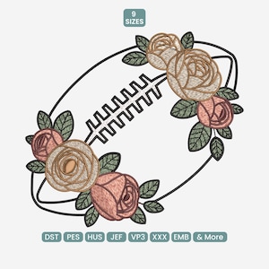 Puede incluir: Un diseño bordado con un contorno negro en forma de balón de fútbol americano, adornado con elementos florales. El diseño incluye rosas en tonos melocotón y beige, con hojas verdes. También incluye el texto "9 SIZES".