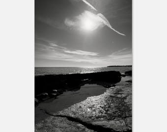 Horisont – Svartvitt kustfotografitryck, havsväggkonst, minimalistisk havslandskapsdekor, skandinavisk väggdekor