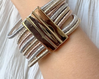 Gold & Silber Coils Armreif | Mehrlagiger Statement Armreif