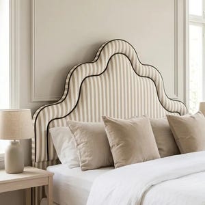 Cabecero a rayas con ribete verde – Muebles clásicos para el dormitorio