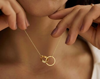Personalisierter Schmuck-Set, Gold Bling Namensschild, Weihnachtsgeschenk, Mama Geschenk, Frauen Geschenk, Name Armband, Twisted Hoop Ohrringe, Baby Schmuck-Set