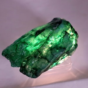 443 karaat gecertificeerde natuurlijke groene smaragd, ruw stuk, gewonnen in Colombia, onbewerkt, ongeslepen, smaragdkristal, echte steen, beste aanbieding ooit. afbeelding 8