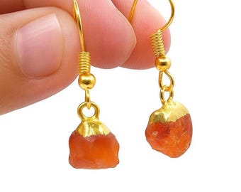 Pendientes colgantes de cornalina natural: piedra preciosa de cristal con baño de oro