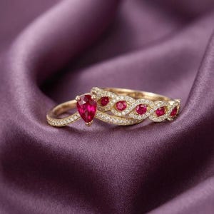 Bague de fiançailles artistique torsadée en rubis rose et diamants, plaquée or 14 carats et argent.