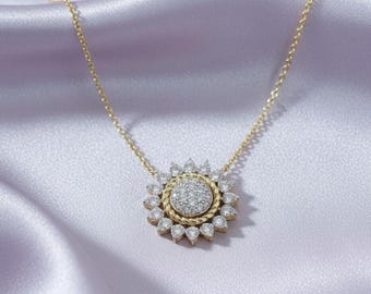 Colgante de girasol con diamantes y baño de oro bicolor, diseño de estrella, joyería delicada para combinar con otras joyas.