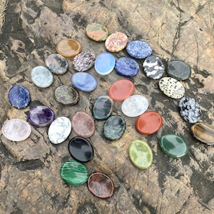 Natural Crystal Worry Stone Pocket Palm Stone Smooth Thumb Stone for Stress Relief and Positive Energy Gift