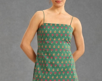 Women Floral Printed Kurti: Square Neck Sleeveless Straight Cotton Blend Kurti