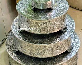 Zestaw okrągłych stojaków na tort weselny, dekoracja stołu deserowego na przyjęcie lub wesele