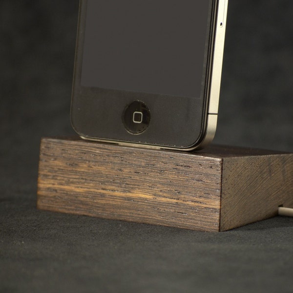 iPhone 4 Dock / Stand / Docking Station- Wood - Wenge