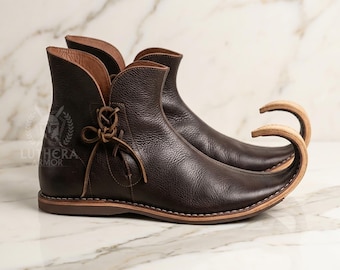Poulaines with distinctive curved points – Medieval Shoes for Reenactment LA-157 Easter