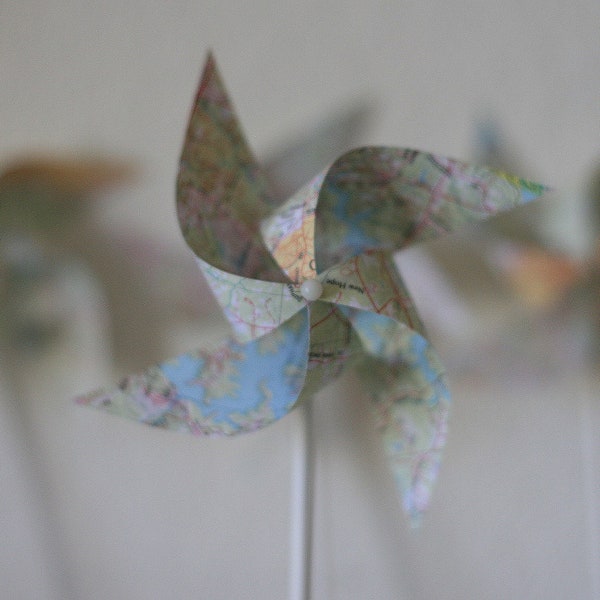 Map Pinwheels, Travel Theme, Atlas Pinwheels, World Map Pinwheels 12 Mini Spinnable Pinwheels Map(Custom orders welcomed) Pinwheels