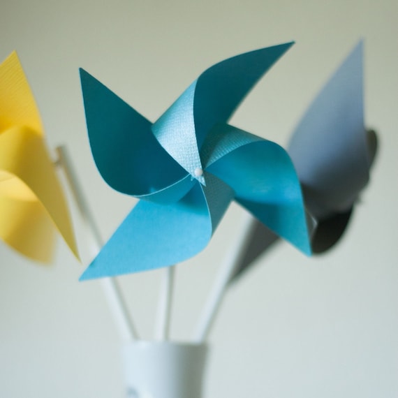 You Pick the Colors, Wedding favors, Escort Cards, Birthday favors YOU PICK COLORS -12 Mini Twirling Pinwheels (Custom orders welcomed) Il_570xn