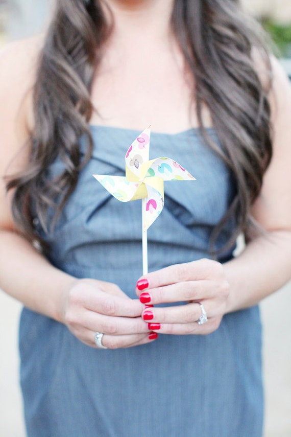 Seating Assignment, Wedding Seat Assignments, Send a Gift, Wedding favor Birthday favor -12 Mini Pinwheels, match your wedding colors Il_570xn