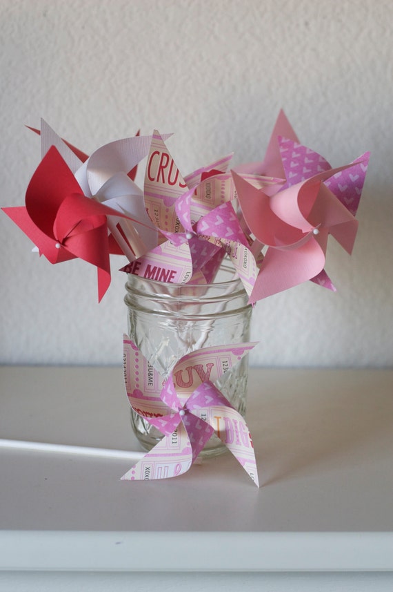 Valentines Day Party Favors, Love design 12 mini Pinwheels Red and Pink Decor Red and Pink Favors Wedding Favors (Custom orders welcomed) Il_570xn