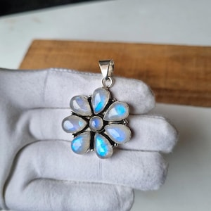 Rainbow Moonstone Pendant, Solid 925 Silver Pendant, Gemstone Pendant, Handmade Pendant, Charming Pendant, Lovely Pendant, Gifts For Her****
