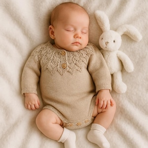 Handmade Wool Baby Romper – Soft Knitted Infant Bodysuit – Newborn Winter Outfit – Organic Wool Baby Clothes – Cozy Baby Gift