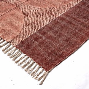 Modern Rust Abstract Area Rug • Washable Moroccan Cotton Kilim Rug • Block Print Dhurrie for Living Room, Earthy Boho Yoga Mat floral rug, kitchen rug, runner rug, patio rug, handmade rug, cotton rug, kilim rug, indian rug, outdoor rug, living room rug, vintage rugs, area rug, bedroom rug