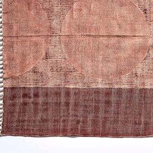 Modern Rust Abstract Area Rug • Washable Moroccan Cotton Kilim Rug • Block Print Dhurrie for Living Room, Earthy Boho Yoga Mat floral rug, kitchen rug, runner rug, patio rug, handmade rug, cotton rug, kilim rug, indian rug, outdoor rug, living room rug, vintage rugs, area rug, bedroom rug