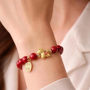 Good Luck Feng Shui Bracelet, Red String Wealth Bracelet with Fu Charm, Protection & Prosperity Bracelet, Adjustable Lucky Gift for Her bild 4