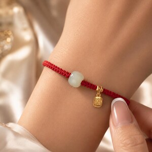 Good Luck Feng Shui Bracelet, Red String Wealth Bracelet with Fu Charm, Protection & Prosperity Bracelet, Adjustable Lucky Gift for Her bild 9