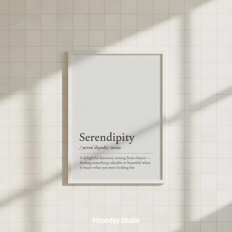Serendipity Definition Print | Minimalistisk typografisk väggkonst | Inspirerande citatposter | Avkopplande blå sovrumsinredning bild 8