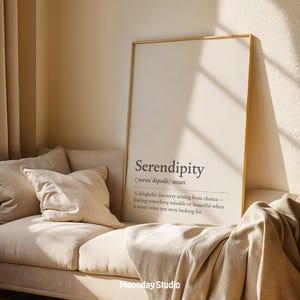 Serendipity Definition Print | Minimalistisk typografisk väggkonst | Inspirerande citatposter | Avkopplande blå sovrumsinredning bild 6