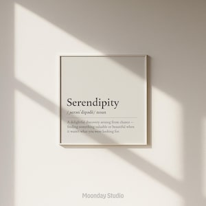 Serendipity Definition Print | Minimalistisk typografisk väggkonst | Inspirerande citatposter | Avkopplande blå sovrumsinredning bild 4
