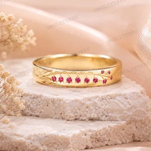 Anillo de boda Ruby Vine, anillo de oro inspirado en la naturaleza, anillo floral de rubíes, delicado regalo de joyería de aniversario para mujer.