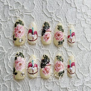 Unghie finte a mandorla fatte a mano / Rose e strass / Elegante pizzo floreale / Regalo di San Valentino / Design floreale