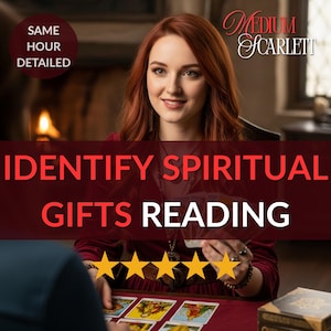Puede incluir: Una mujer pelirroja sonríe, con el texto "Medium Scarlett" en cursiva. La imagen incluye el texto "Identify Spiritual Gifts Reading" y "Same Hour Detailed". Cartas del tarot y una caja de madera están sobre la mesa.