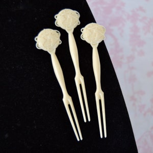 Vintage 1964 1965 New York World&#39;s Fair Plastic Appetizer Picks Set of 3