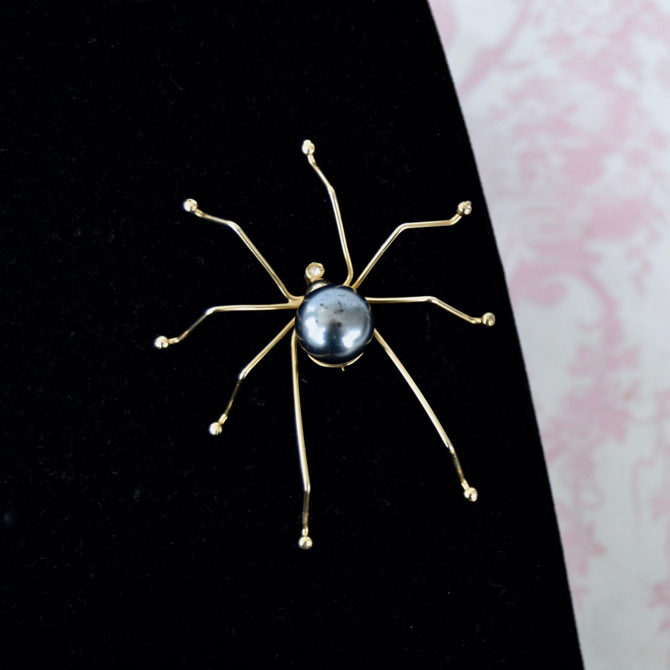 Vintage Spider Brooch Made of Gold Tone Metal With Plastic 