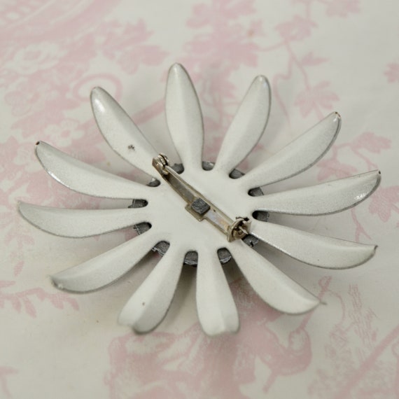 Vintage Enamel Flower Brooch with Gray Petals and… - image 7