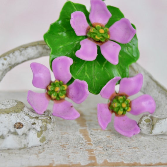 Vintage Lily Pad and Flowers Brooch Made of Metal… - image 3