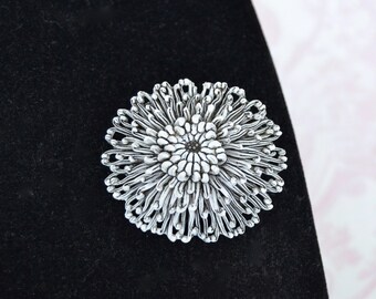 Vintage Chrysanthemum Flower Molded Celluloid Plastic Brooch with Metal Clasp